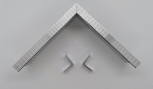 Narożnik wewnętrzny do listwy cokołowej ukrytej 13 mm