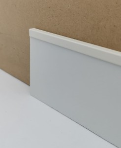 Biała listwa cokołowa REWIM 4mm (White) - 1mb